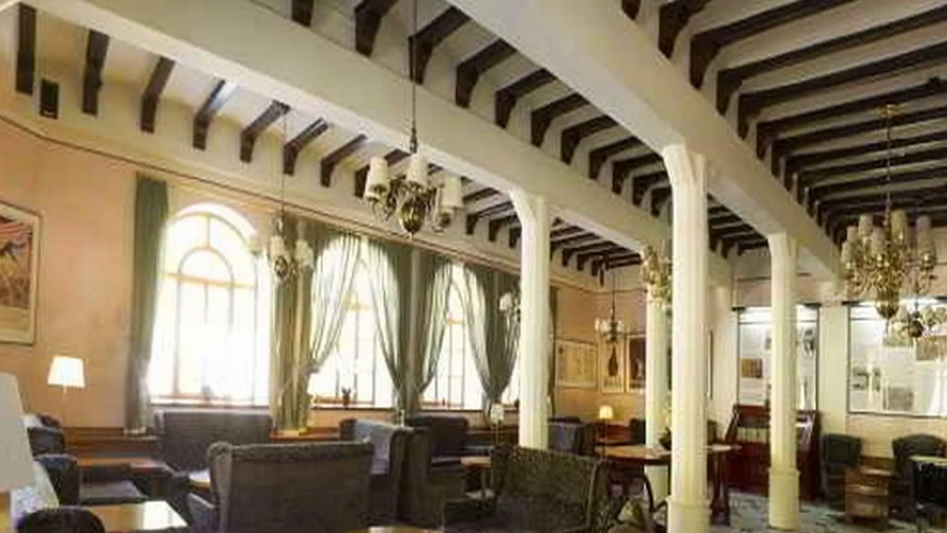 Hotel Vall De Nuria Queralbs 3*,